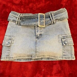 Juniors Younique Size 5 Mini skirt